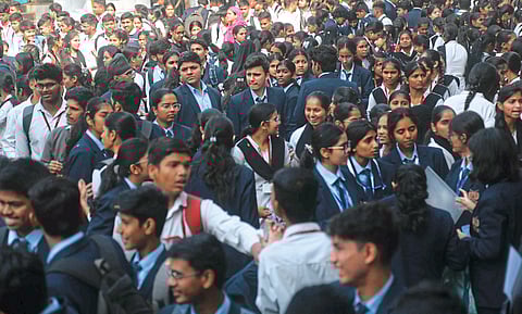 परीक्षा सुरू...