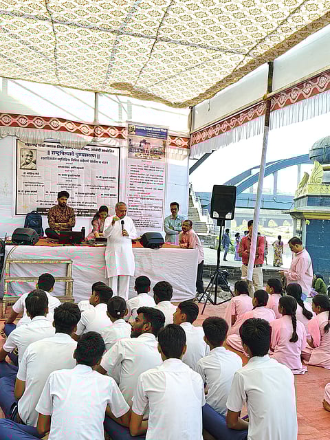 आळंदीमध्ये आज राष्ट्रपित्याचे पुण्यस्मरण