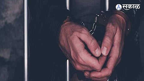 Pune rickshaw driver cash theft arrest