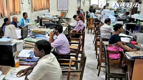 Government Employees DA Hike : सरकारी कर्मचाऱ्यांसाठी Good News!, होळीपूर्वी 'महागाई भत्ता' वाढण्याची चिन्हं