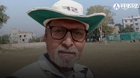 Bee Attack During Cricket Match : क्रिकेटचा सामना सुरू असताना मधमाशांचा हल्ला, अम्पायरचा मृत्यू,खेळाडूंनी मैदानातून पळ काढत वाचवला जीव