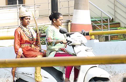 शिवजयंती उत्साहात साजरी  (फोटो फिचर)