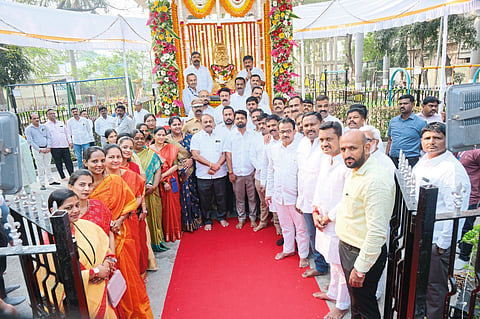 बारामतीत विविध कार्यक्रमांतून अभिवादन