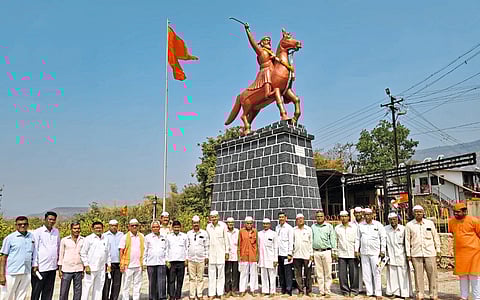कास - जावळी तालुक्यातील एकमेव अश्वारूढ पुतळा असलेल्या मामुर्डी गावात शिवजयंती उत्साहात