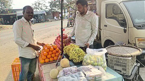 वाढत्या उन्हामुळे फळांची मागणी वाढली