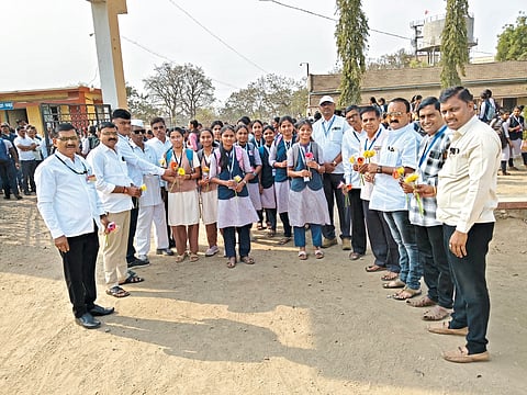 आळे केंद्रावर दहावीच्या परीक्षेचा सुरळीत प्रारंभ
