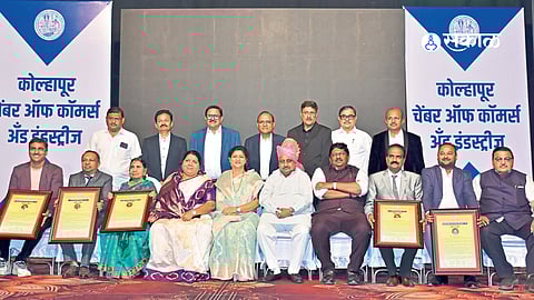 MP Praveen Khandelwal felicitates award