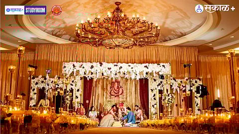 Gold chain snatching incident at wedding halls in Pune 