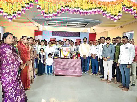 म्हसवड पालिकेत शिवजयंती साजरी