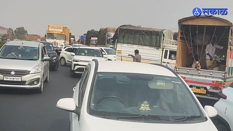 Pune Satara Road Blocked After Truck Overturns Vehicles Stuck for Hours