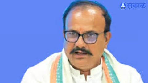 War of Words Intensifies: Congress Leader Accuses Fadnavis of Conspiracy