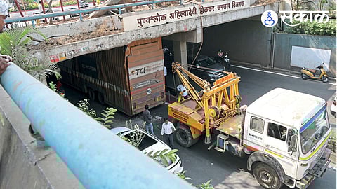 Pimpri Grade Separator Blocked for 11 Hours as Container Gets Stuck