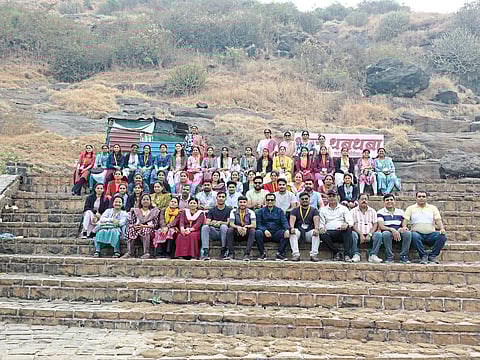 अध्यापक महाविद्यालयाचे 
श्रमसंस्कार शिबिर उत्साहात