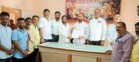 मलकापूर पालिका कोल्हाटी समाजाचे निवेदन