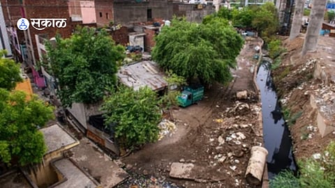 Residents and doctors stage