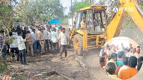 Villagers uproot contaminated