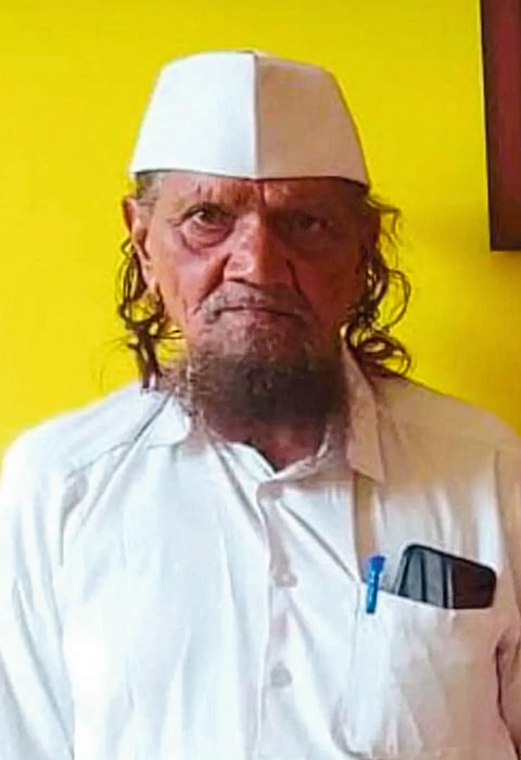 दंगुकाका कुलकर्णी यांचे निधन