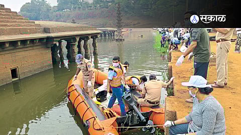 collect plastic waste and debris