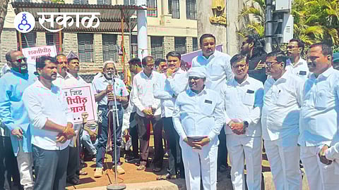 Farmers Protest Proposed Shaktipith Highway in Walwa