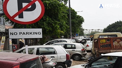 Illegal parking in Airoli