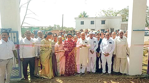 मसूर : कोणेगाव ता.कराड येथील जिल्हा परिषद शाळेला शंभर वर्षे पूर्ण ( खाली  व्यक्तींचे मनोगत दिले आहे ते बातमीमध्ये घेणे आवश्यक आहे)