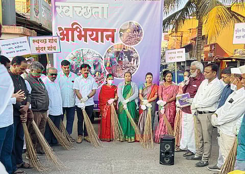 कास - नानासाहेब धर्माधिकारी प्रतिष्ठानच्या वतीने 31 टन कचरा हद्दपार...