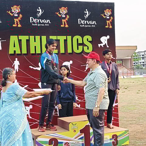 उंडाळे. क्रिडा पानासाठी. अनुष्का करांडे लांब उडी स्पर्धेमध्ये द्वितीय क्रमांक.