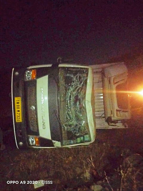 पाचगणी : पाचगणी-पाचवड मार्गावर महू धरणाजवळ ट्रकचा भीषण अपघात; चालक जखमी