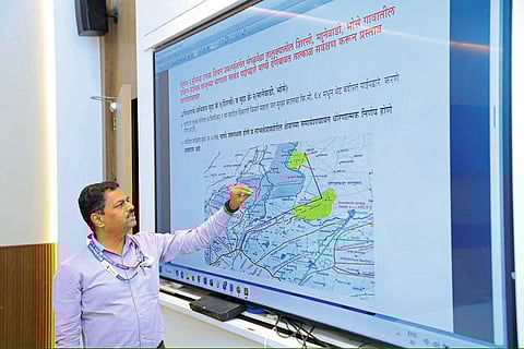 साठवण तलाव भरत नसल्याने ते त्वरित भरण्यासाठी मुख्य कॅनालवरुन थेट बंदीस्त नलिकेद्वारे भरून देण्याच्या कामाचे सुधारीत संकल्पन तयार करण्याच्या सूचना