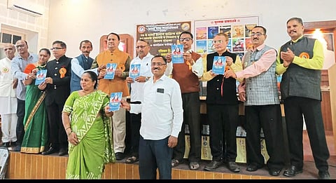 वाई:-प्रा.संभाजी लावंड यांच्या "सहज संवाद "पुस्तकाचा प्रकाशन सोहळा संपन्न.