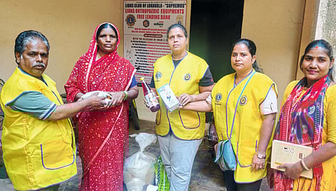 लायन्स लोणावळा सुप्रीमोजकडून 
२० गरजू कुटुंबांना अन्नधान्य वाटप