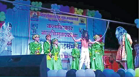 चिमुकल्यांच्या कलाविष्कारांनी रंगले 
कळसकरवाडी शाळेचे स्नेहसंमेलन