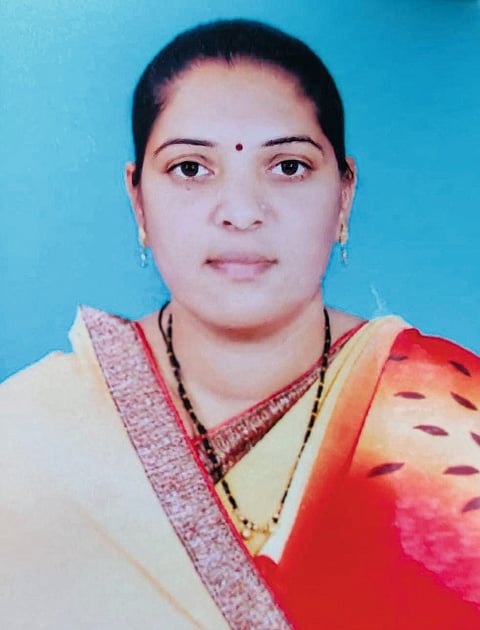 स्वाती जाधव यांची आधुनिक तंत्रज्ञान, विविध पिकांची लागवड आणि व्यवस्थापनातून महिला शेतकरी म्हणून वेगळी ओळख