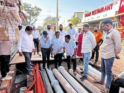 महाबळेश्वर येथे सुशोभीकरणाच्या कामाची नगराध्यक्ष व सा.बां उपविभागीय अधिकारी यांच्या कडून पाहणी