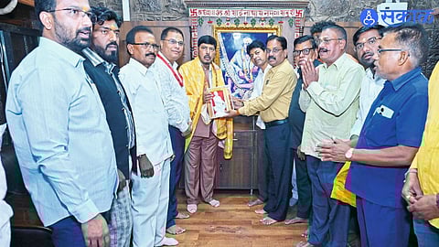 Ramdas Athawale Seeks Recognition for Republican Party, Offers Prayers at Sai Samadhi