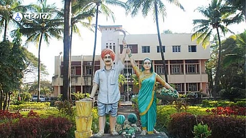 staff shortage in Kolhapur market committee.