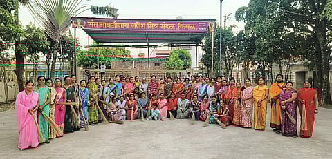 मसूर : किवळच्या महिलांचा स्वच्छतेसाठी झंझावात