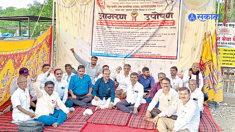 Teachers and Staff's Hunger Strike in Jalna