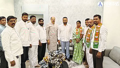 Major Political Shift in Sangola as Salunkhe-Patil Group Members Switch to BJP