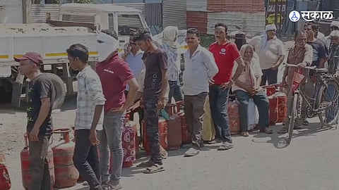 Punjab Man Dies While Waiting For LPG Cylinder In Queue 