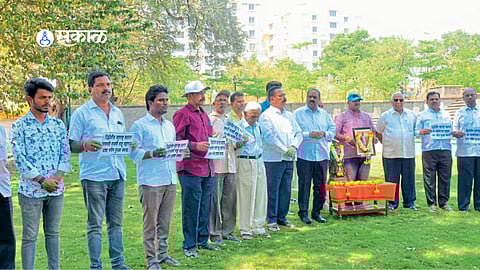 India Alliance leaders protest