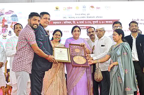 सुनील भापकर यांना 
आदर्श कर्मचारी पुरस्कार