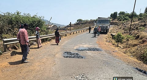 कास - सकाळ बातमीचा परिणाम.... कास बामणोली रस्त्याचे काम सुरू...