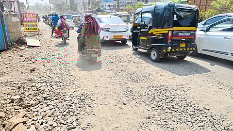 आळंदी-देहूफाटा रस्ता डांबरीकरणाच्या प्रतिक्षेत