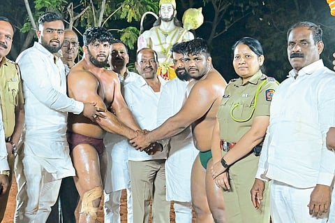 पृथ्वीराज पाटील ठरला, ''संत तुकाराम महाराज केसरी'' (फोटो जोड)