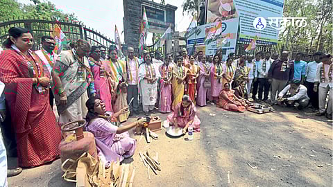 workers protest LPG price hike