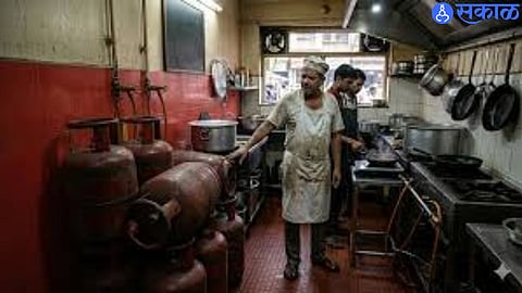 Gas Supply Issues Disrupt Pune Food Businesses; Small Vendors in Trouble