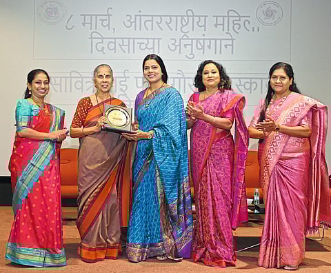 मुंबईसाठी महिलांचे योगदान मोठे