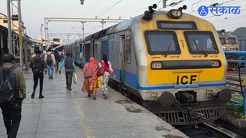 Rising Theft Incidents on Central Railway Routes