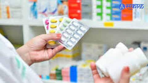 Authorities suspend license of Pooja Medicals in Wai for violating prescription drug rules.